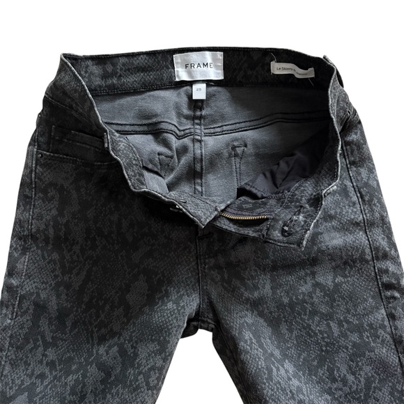FRAME Denim Le Skinny de Jeanne Tonal Python Pattern Grey Neutral Jeans Size 25 - Picture 6 of 16